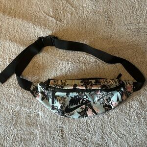 Nike SB Heritage Floral Belt Bag